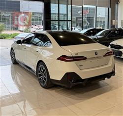 بي ام دبليو i5